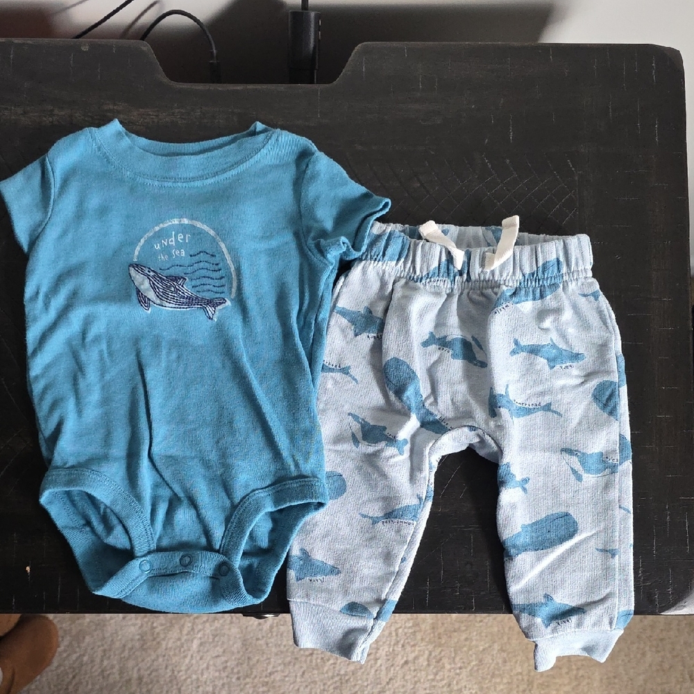Carter's Blue and White Whale Outfit. Euc. Size 3-6 Month